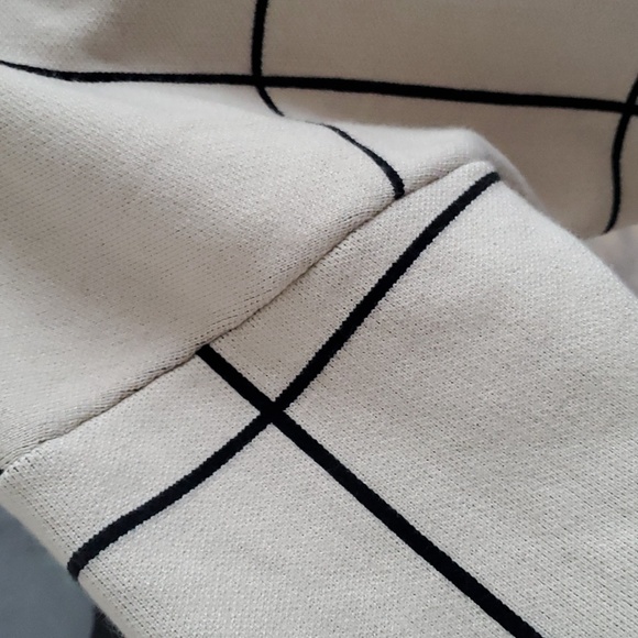 NWOT Chicwish Grid Turtleneck Sweater White Women S-M - Picture 3 of 7